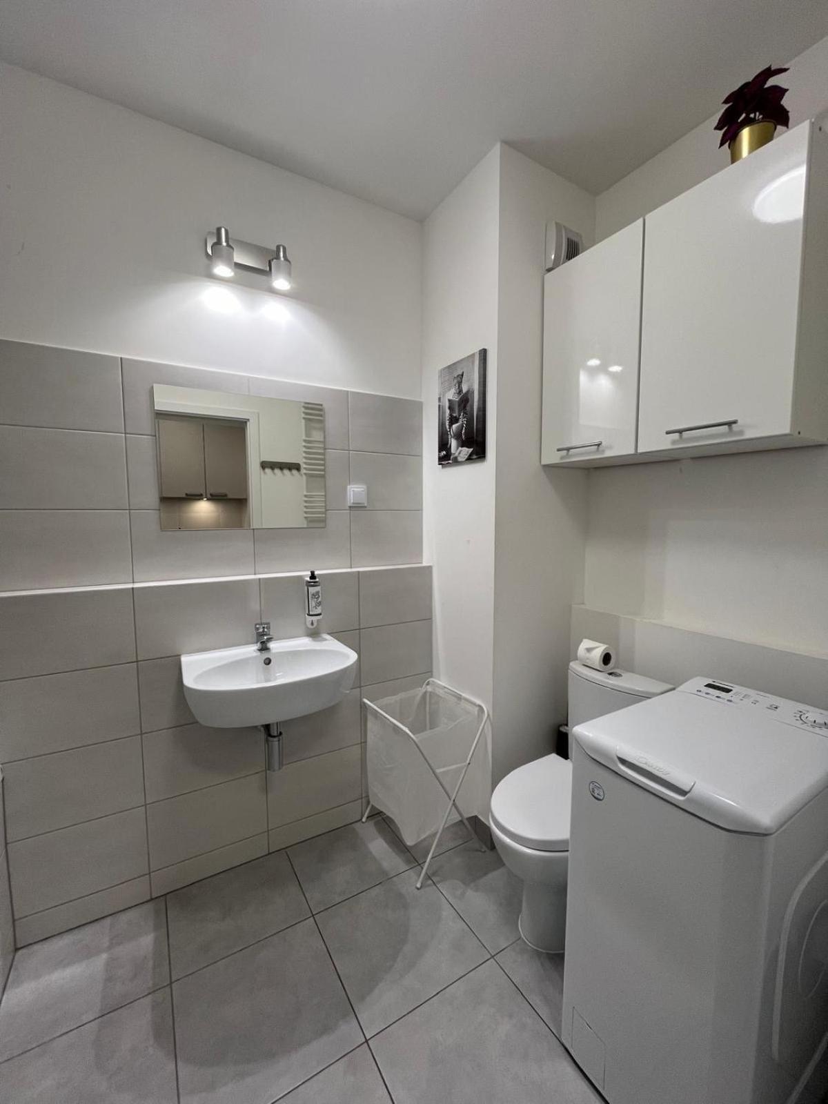 ורשה Wilenska Express Apartment מראה חיצוני תמונה