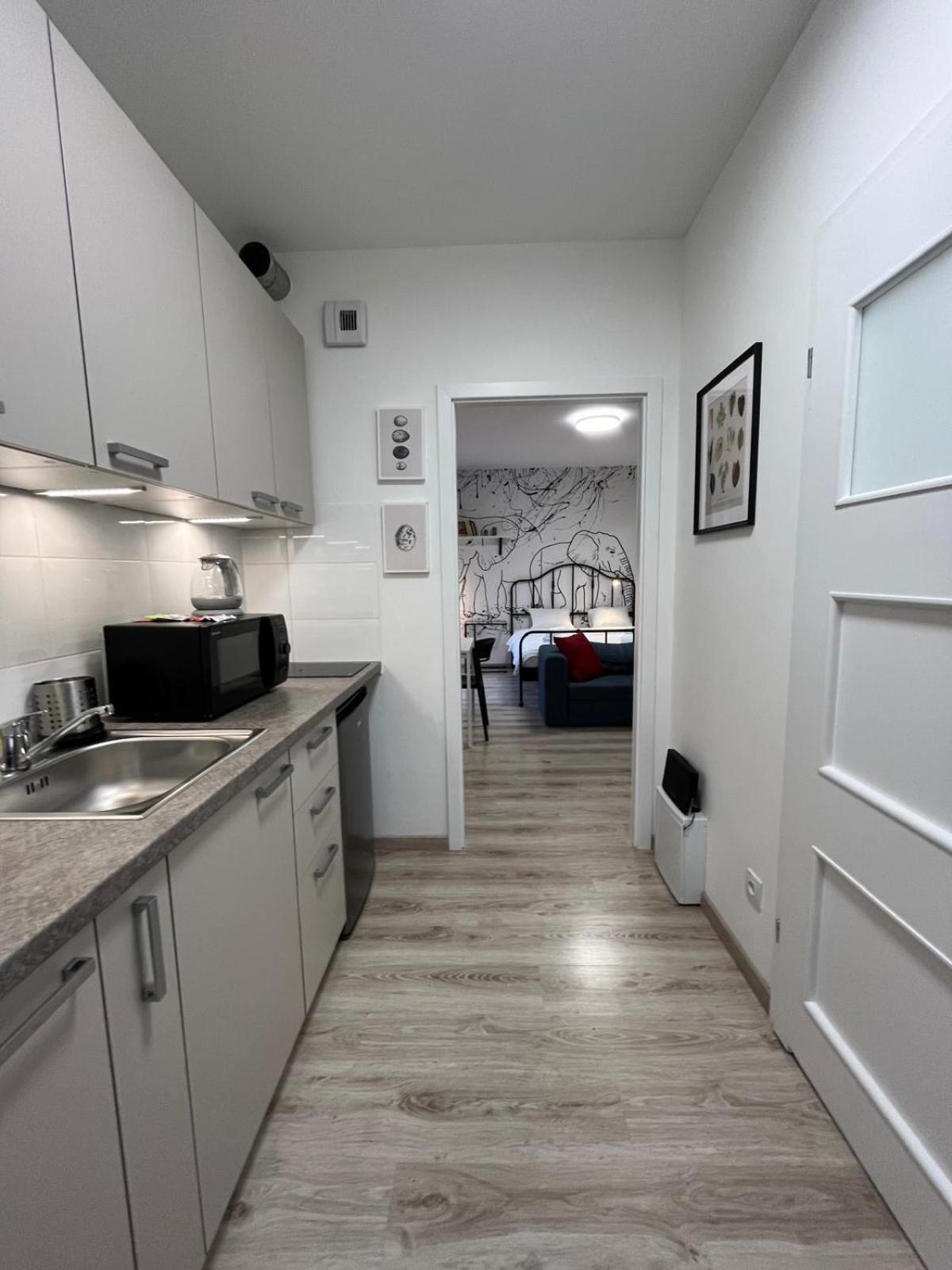 ורשה Wilenska Express Apartment מראה חיצוני תמונה